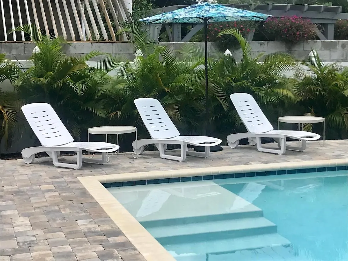 Bike Ride Salt Water Pool Sleeps 10 Holiday home Naples