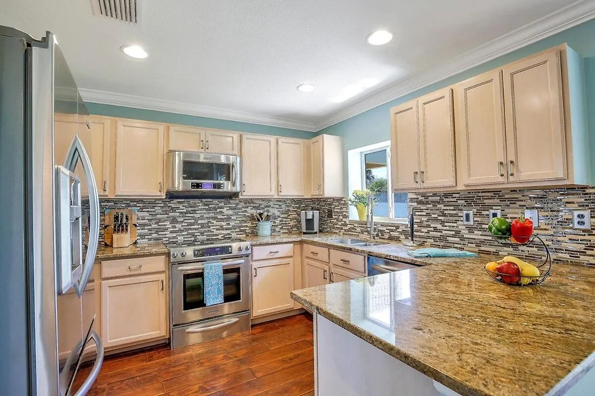 Bike Ride Salt Water Pool Sleeps 10 Holiday home Naples