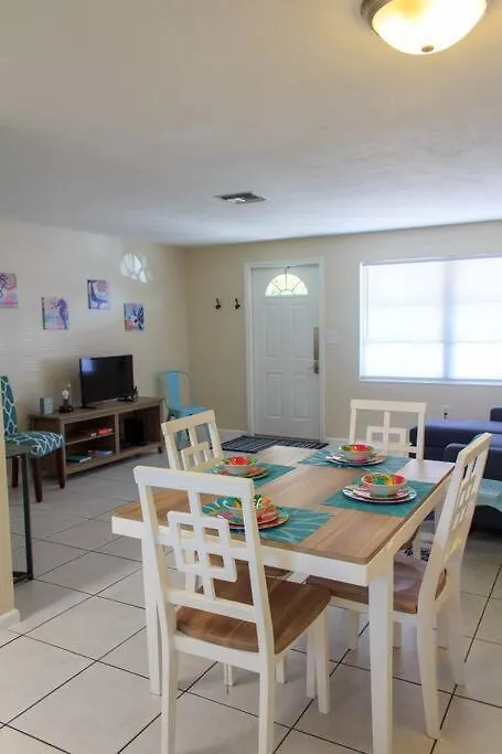 699 Oasis,walk,bike To Beach, Fenced Backyard, Large Driveway