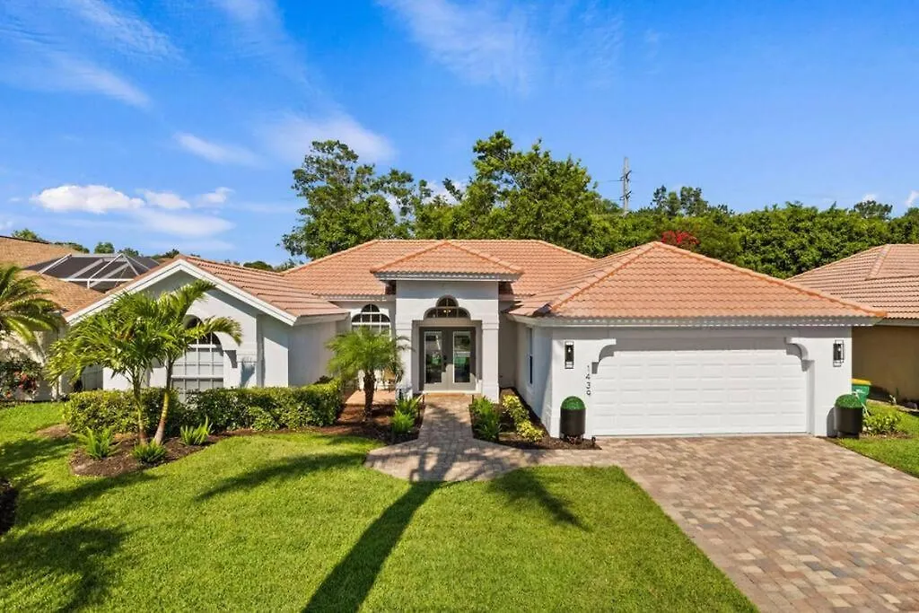Tranquil Beachy Boho Pool Home, 5mi Beach, 4 Bedroom 3 Bath Villa Naples