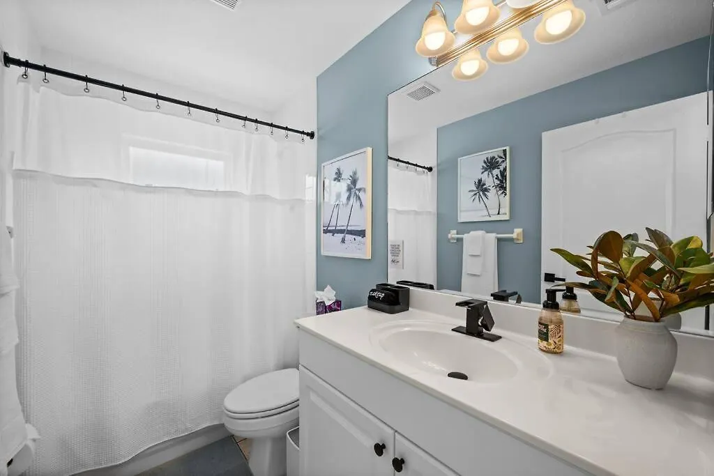Tranquil Beachy Boho Pool Home, 5mi Beach, 4 Bedroom 3 Bath Villa Naples