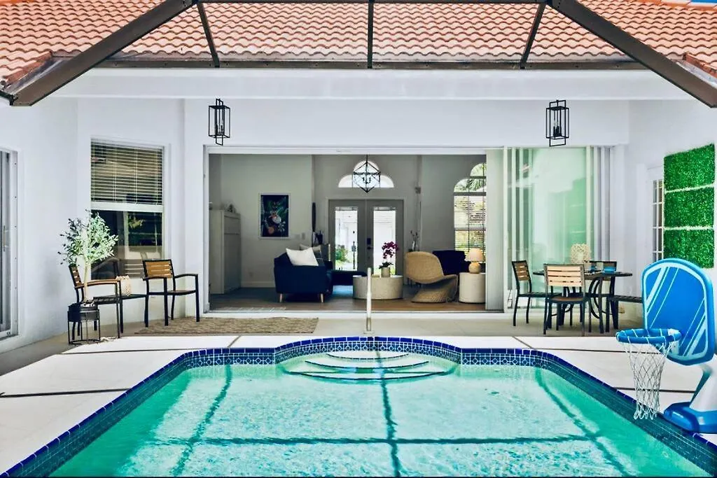 Tranquil Beachy Boho Pool Home, 5mi Beach, 4 Bedroom 3 Bath Villa *