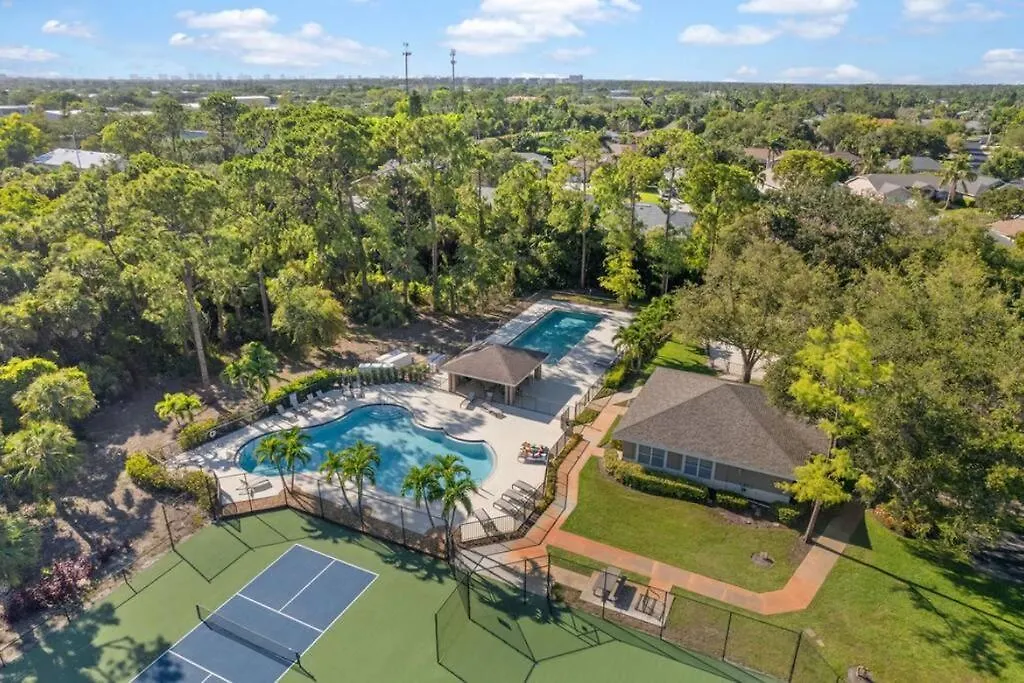 Tranquil Beachy Boho Pool Home, 5mi Beach, 4 Bedroom 3 Bath Villa Naples