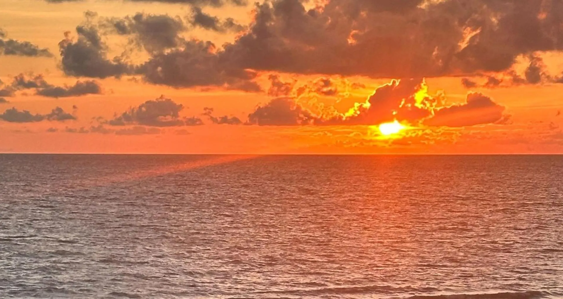 Apartment Beachfront High-rise! Book Today *