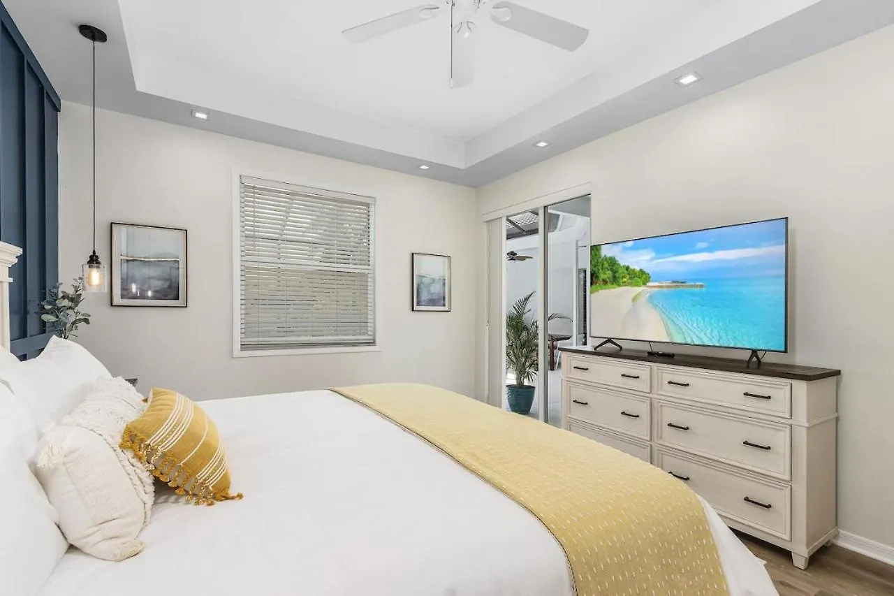 Holiday home Tropicana Luxury Pool Home. Gated Community Naples