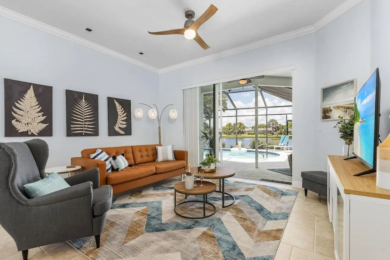 Holiday home Tropicana Luxury Pool Home. Gated Community Naples