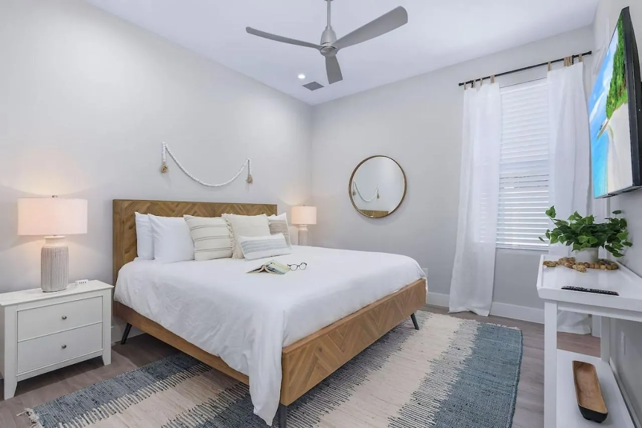 Serenity Retreat The Ultimate Luxury Getaway Holiday home Naples