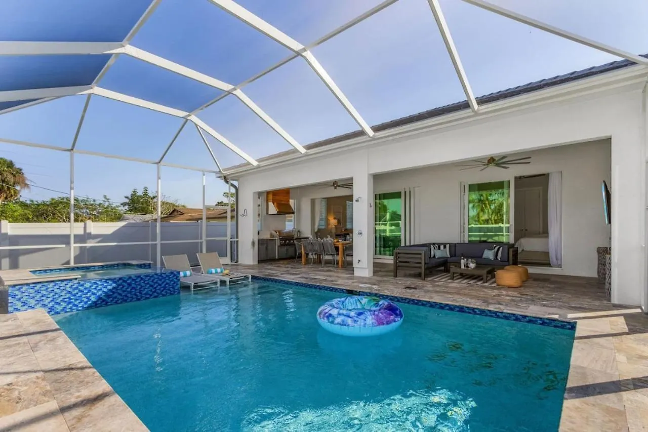 Serenity Retreat The Ultimate Luxury Getaway Holiday home Naples