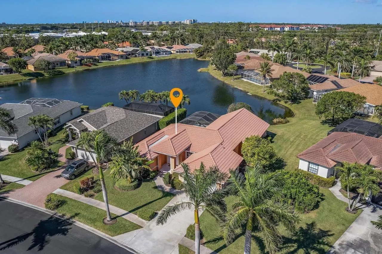 Lakeview Lovely Pool In Gated Community * North Naples