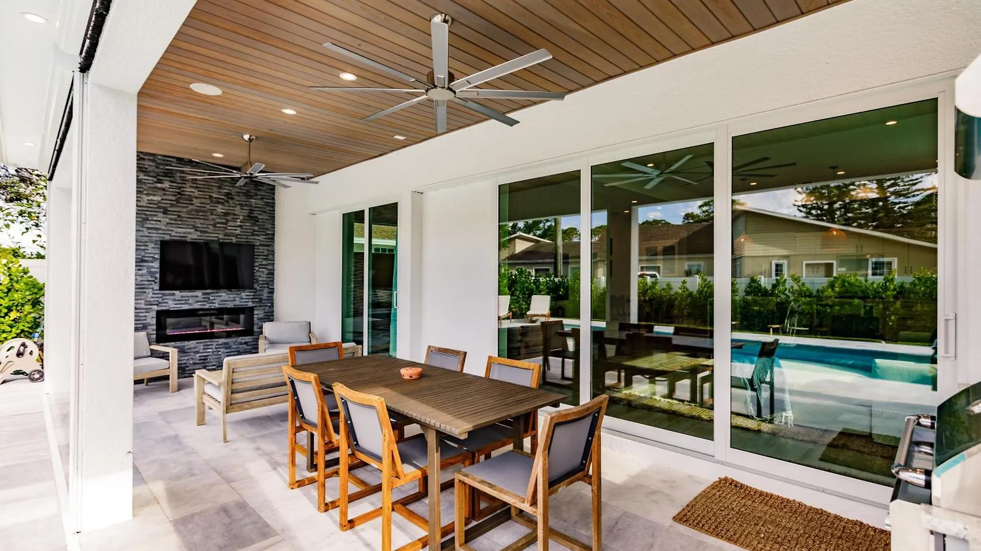 Holiday home Modern Luxury Coastal Bikinis & Martinis *