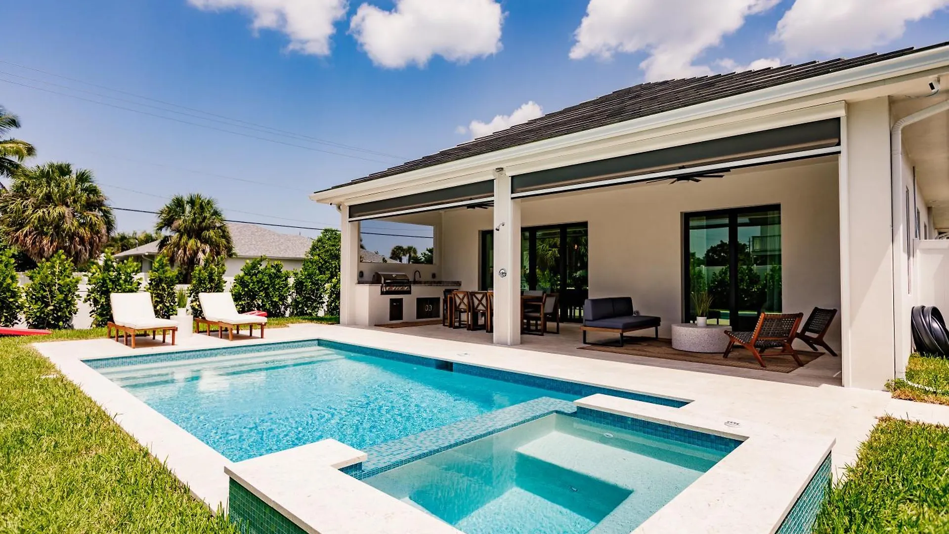 Luxury Orange Blossom Oasis 4-3 Tiki Bar *
