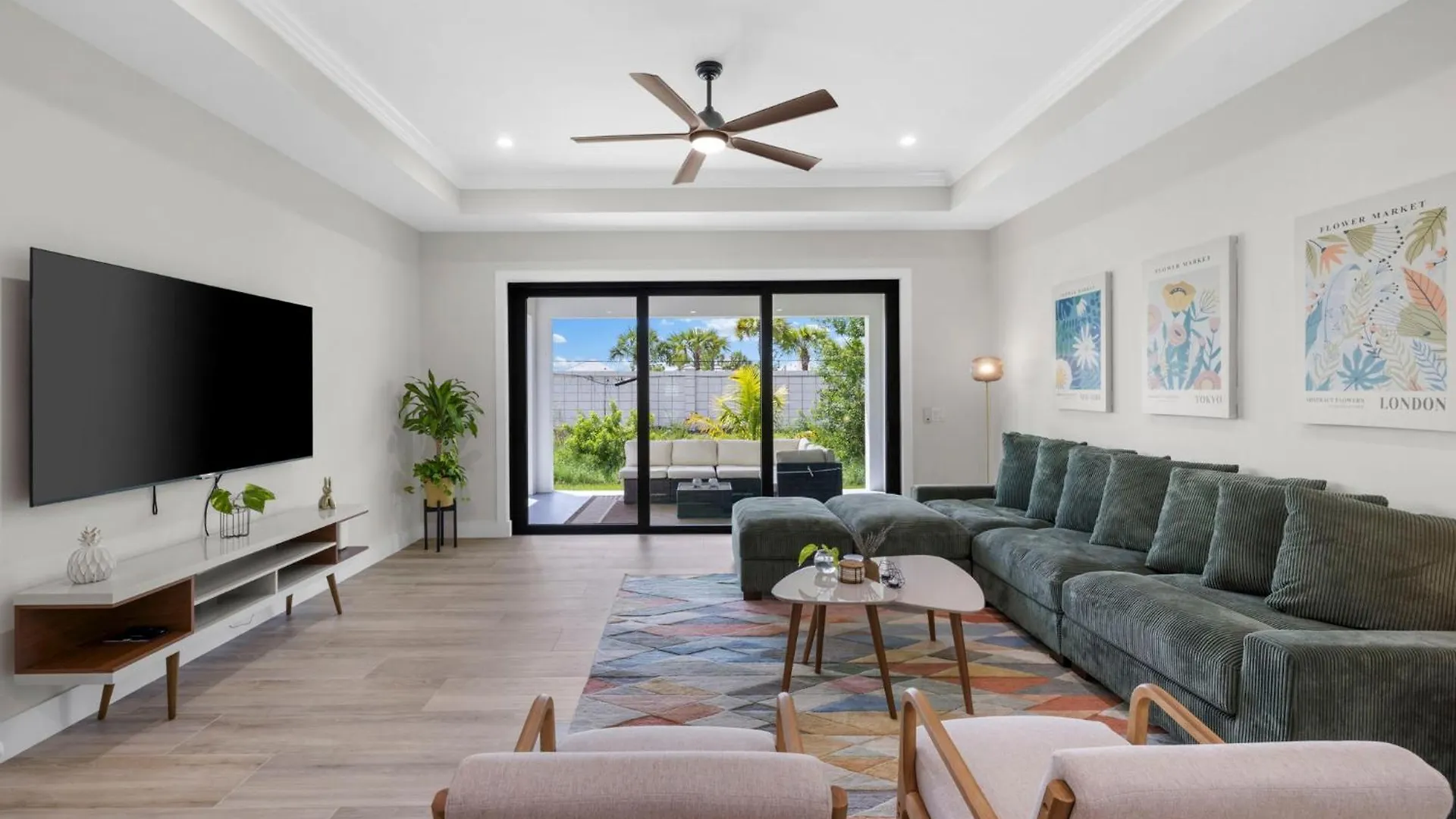 Stunning Escape Near And Pickleball Courts