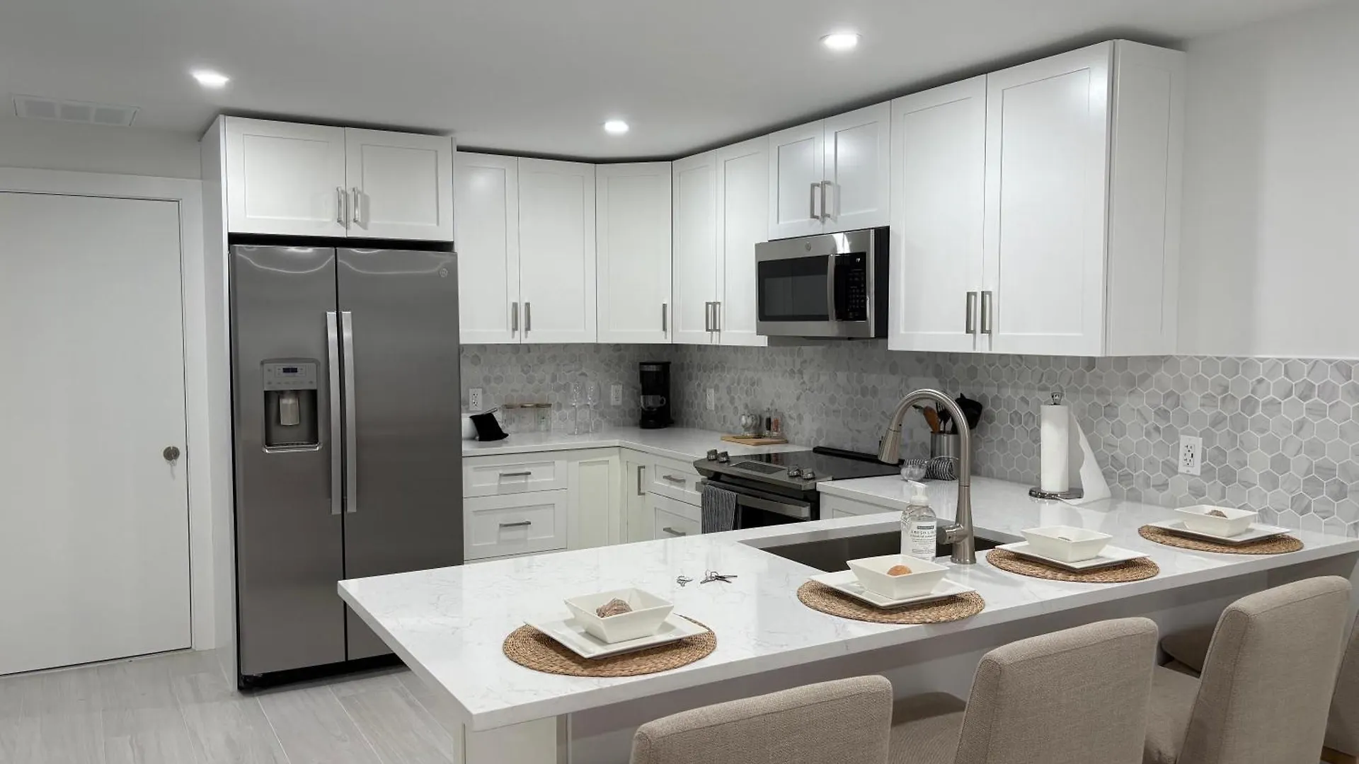 102nd Ave N 2 Bedroom 2 Bath Unit 1 Park Walk To Mercato_pickleball Championships Holiday home