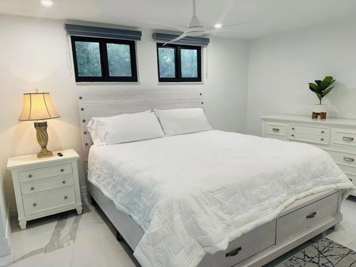 424 Beautiful With Pool And Soaker Tub *