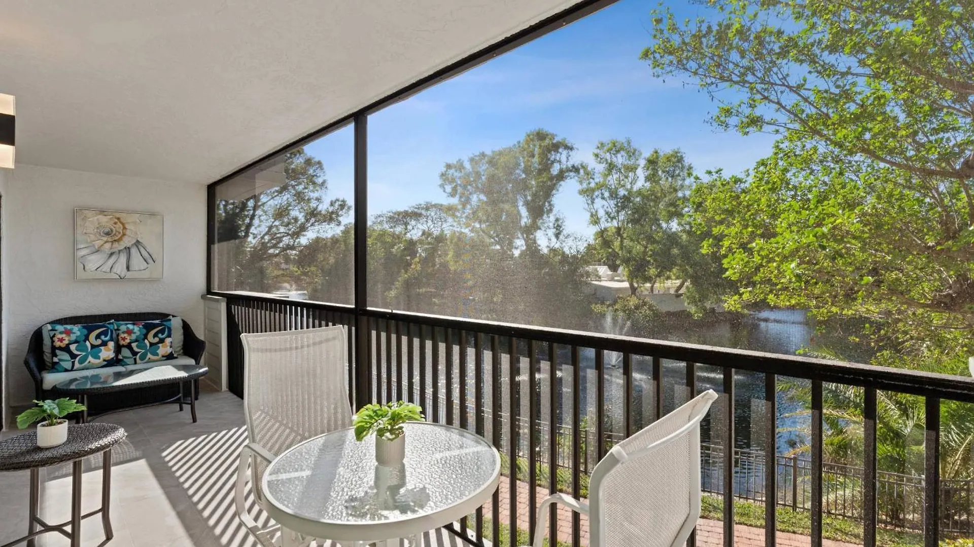 Corner Unit With And Fountain Views *
