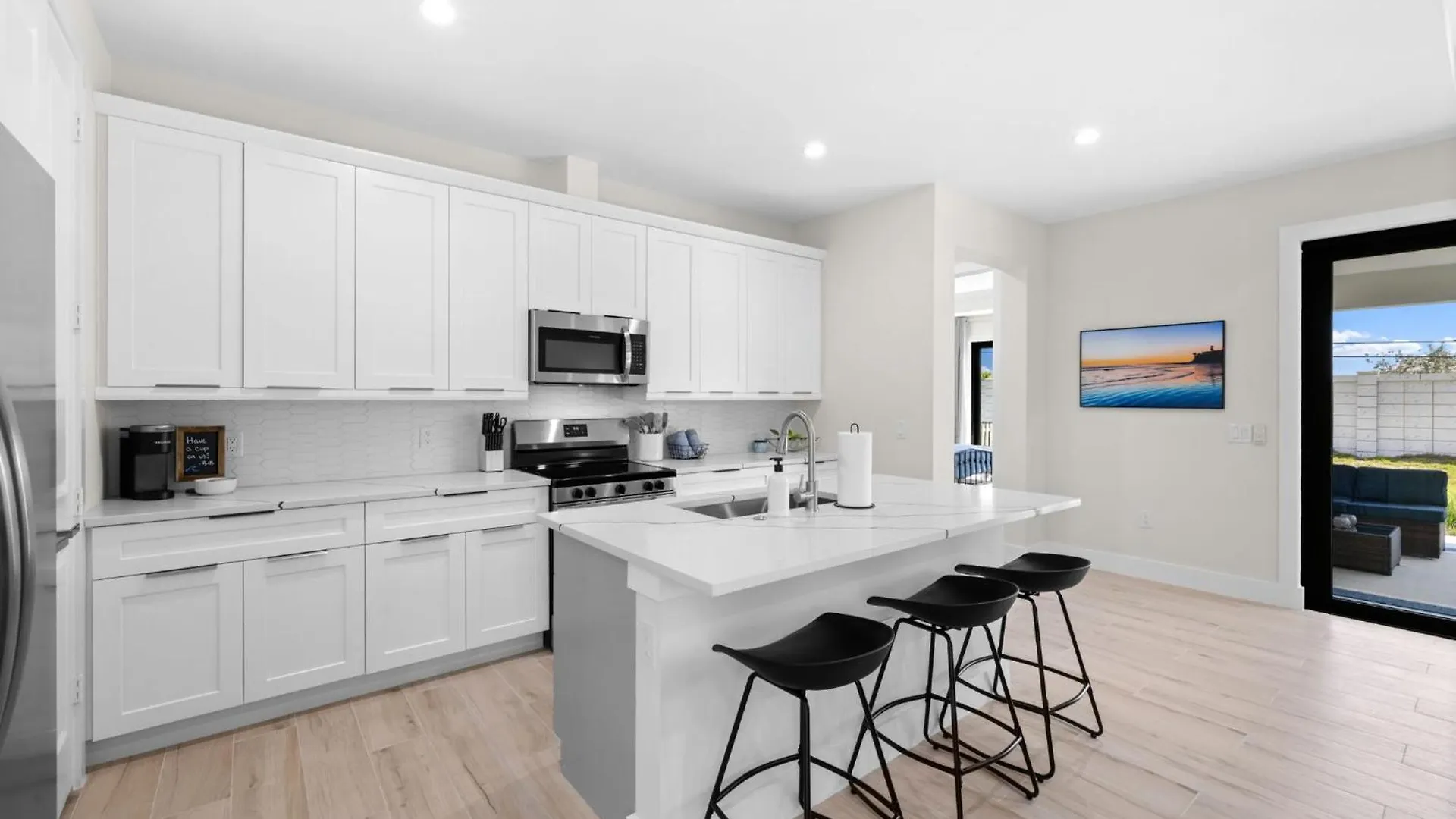 Colorful Retreat Near And Pickleball Courts *