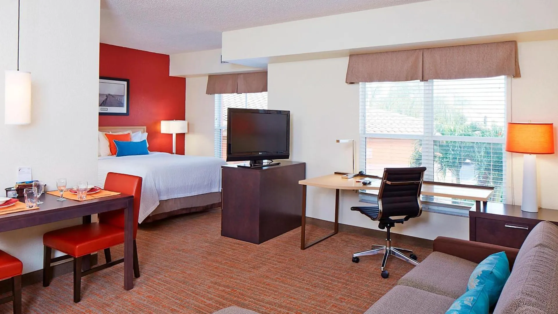 Hotel By Marriott