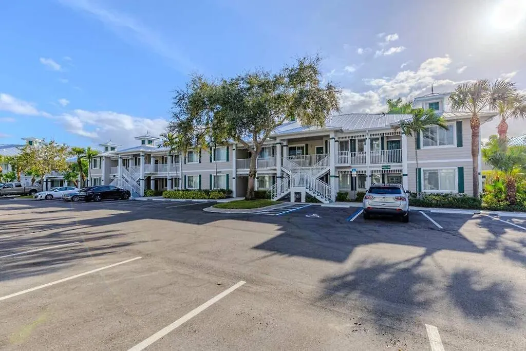 Rare New 2 Bed 2 Bath Golf View In Apartment Naples
