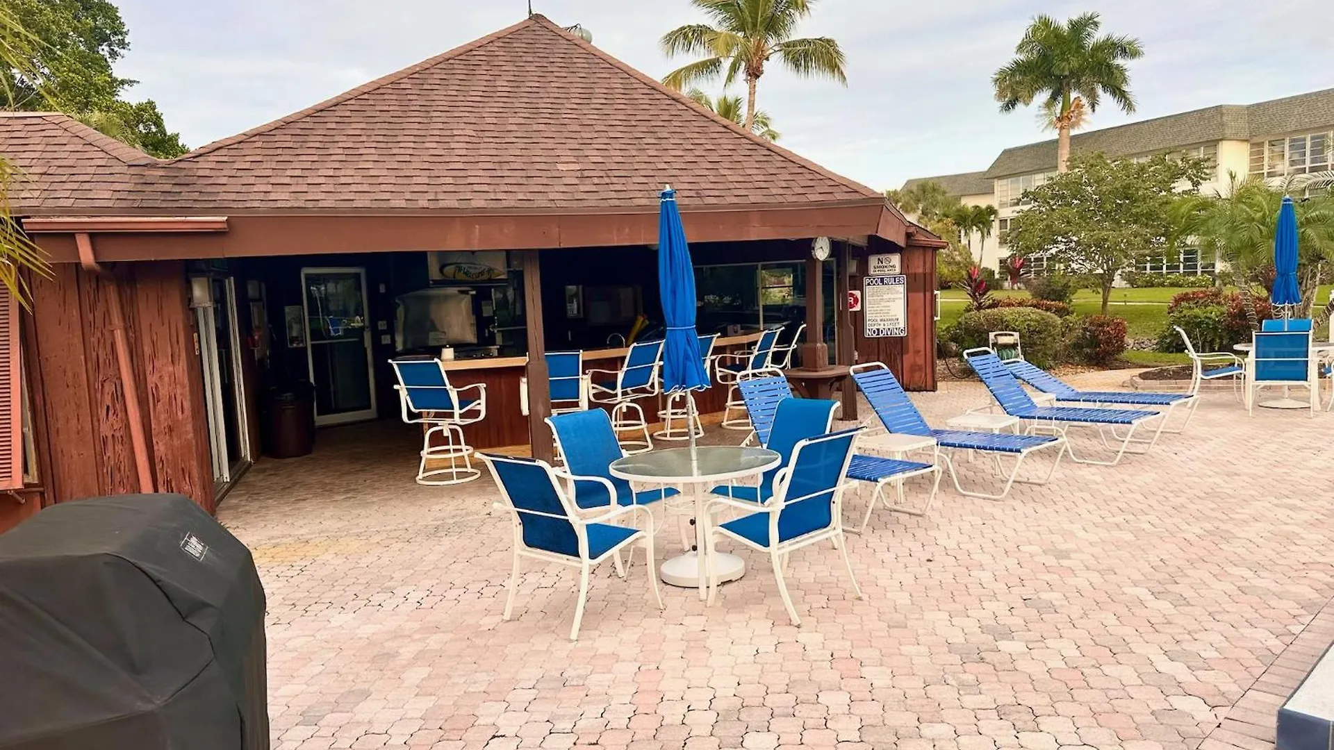 Stunning 2-bd Naples, 55+, Pool, Chickee, Golf Aparthotel Naples Manor