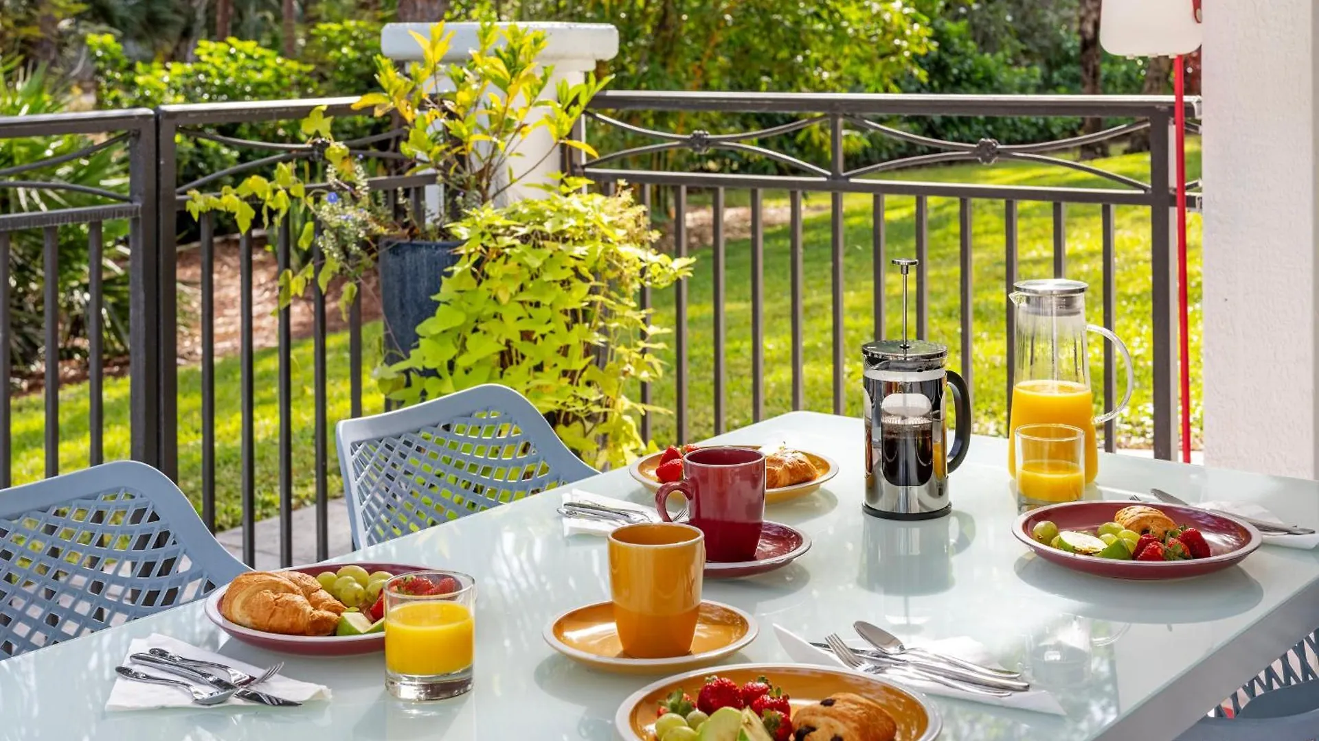 Escape, 2 Villas, Pickleball, Basketball, Heated Pool & Spa, Game