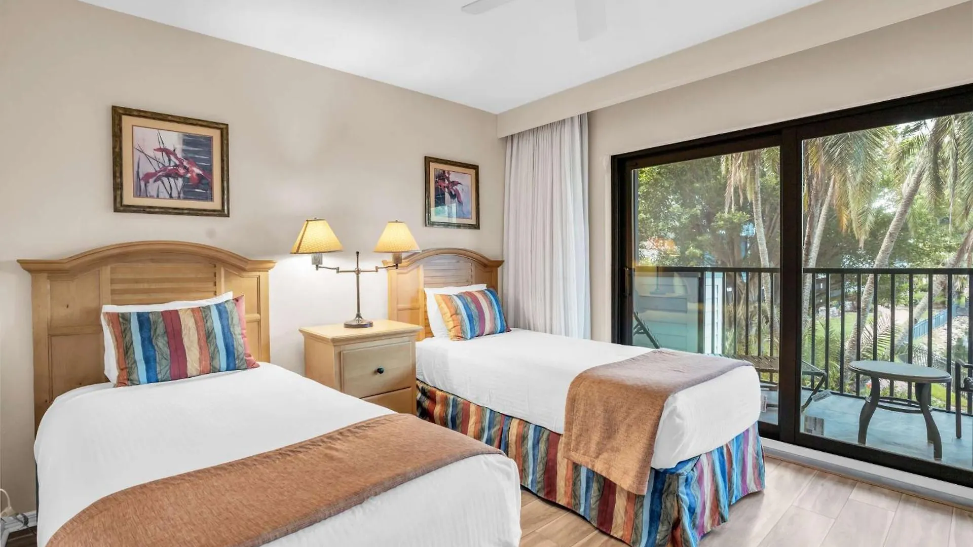 Peaceful Views And Close To Holiday home Naples