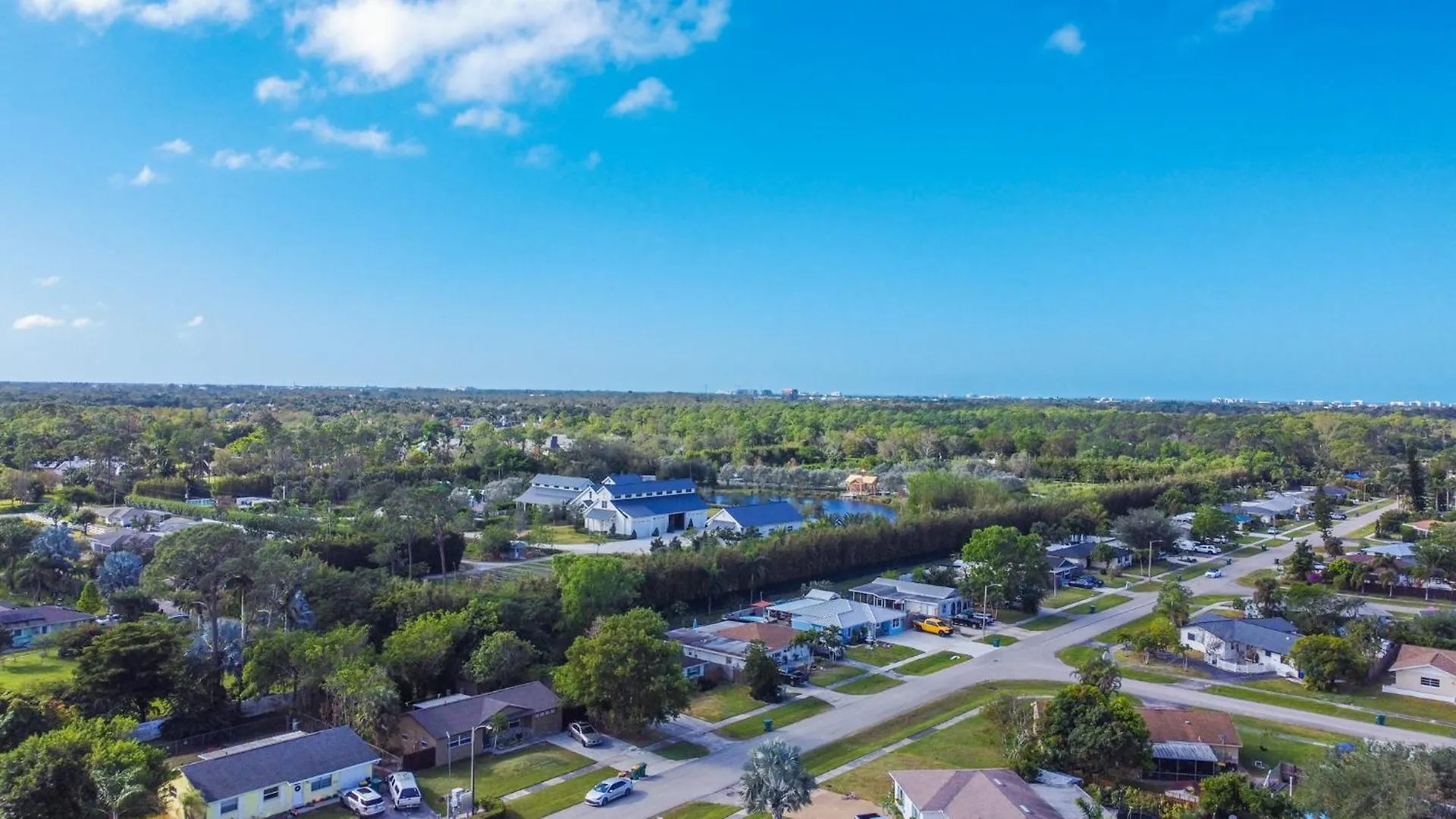 Charming Oasis - Close To Beaches & Shops Holiday home *