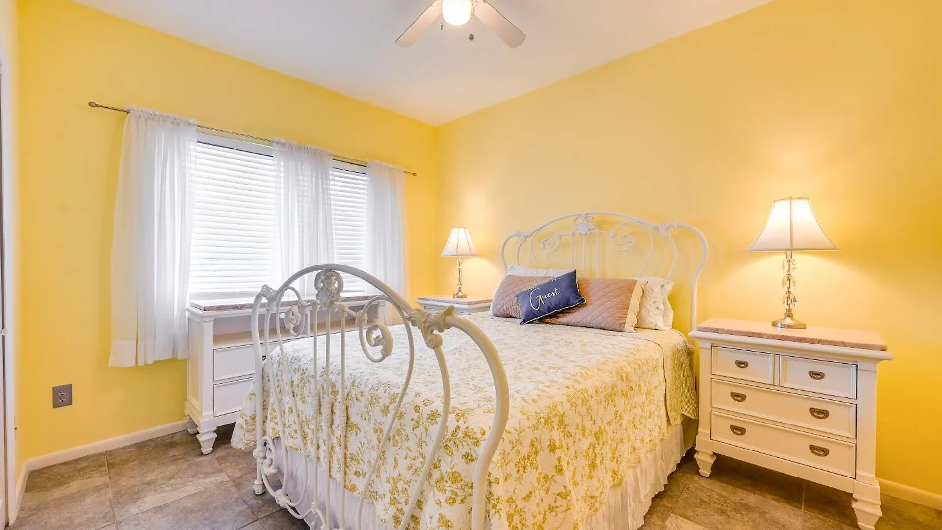 Lovely Vacation With Shared Pools! Apartment