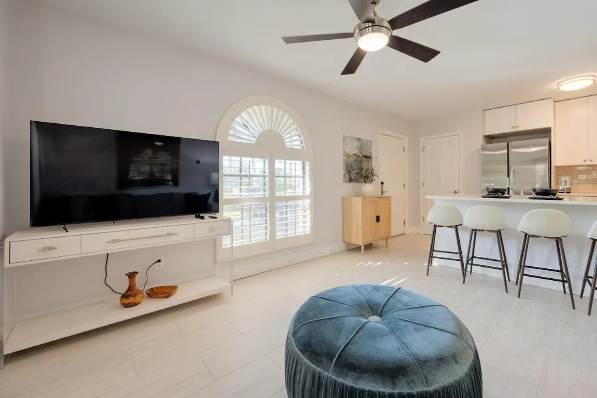 Lemarquis, Old Condo, Near Beach&downtown