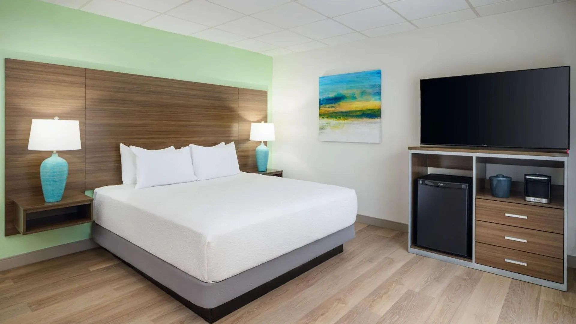 Western & 3* North Naples