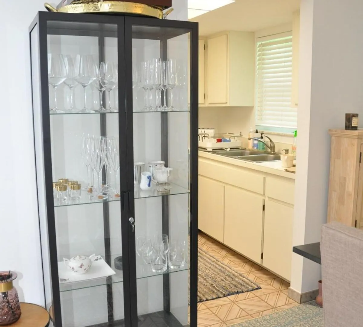 Holiday home Contemporary 2 Bedroom Near 5th Ave & Mercato