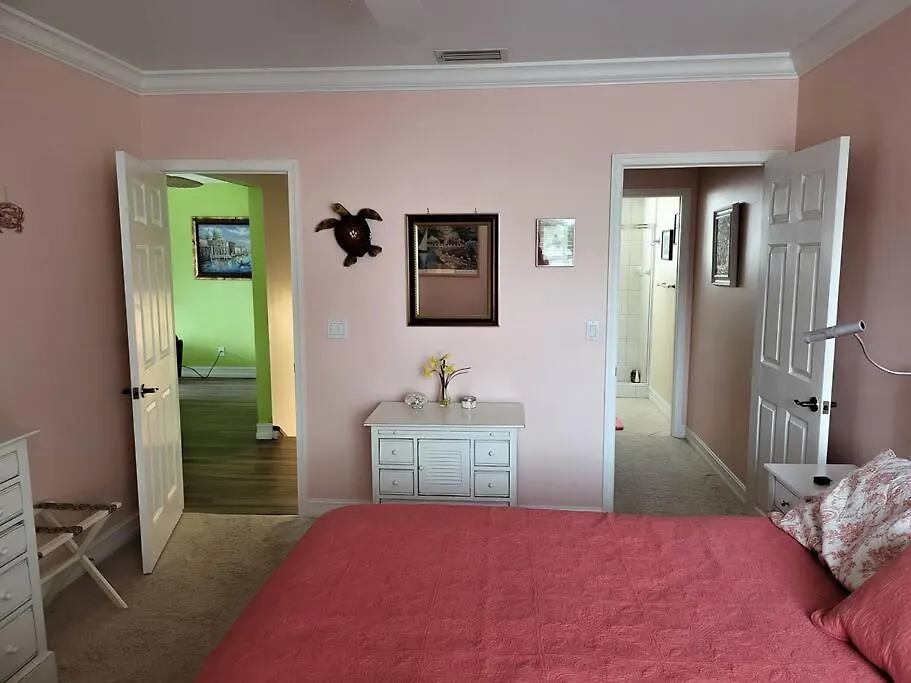 Vanderbilt 3br/3ba 公寓 North Naples