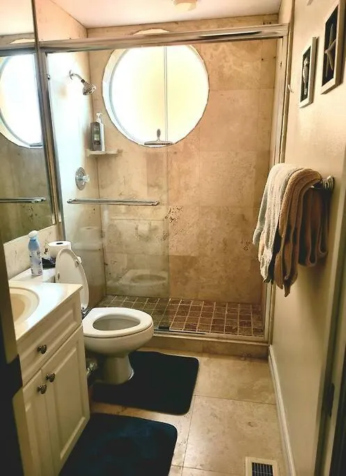 公寓 Vanderbilt 3br/3ba