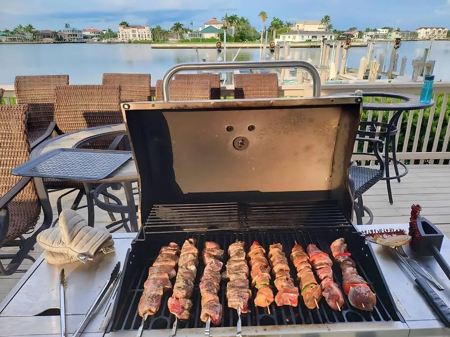 Vanderbilt 3br/3ba * North Naples