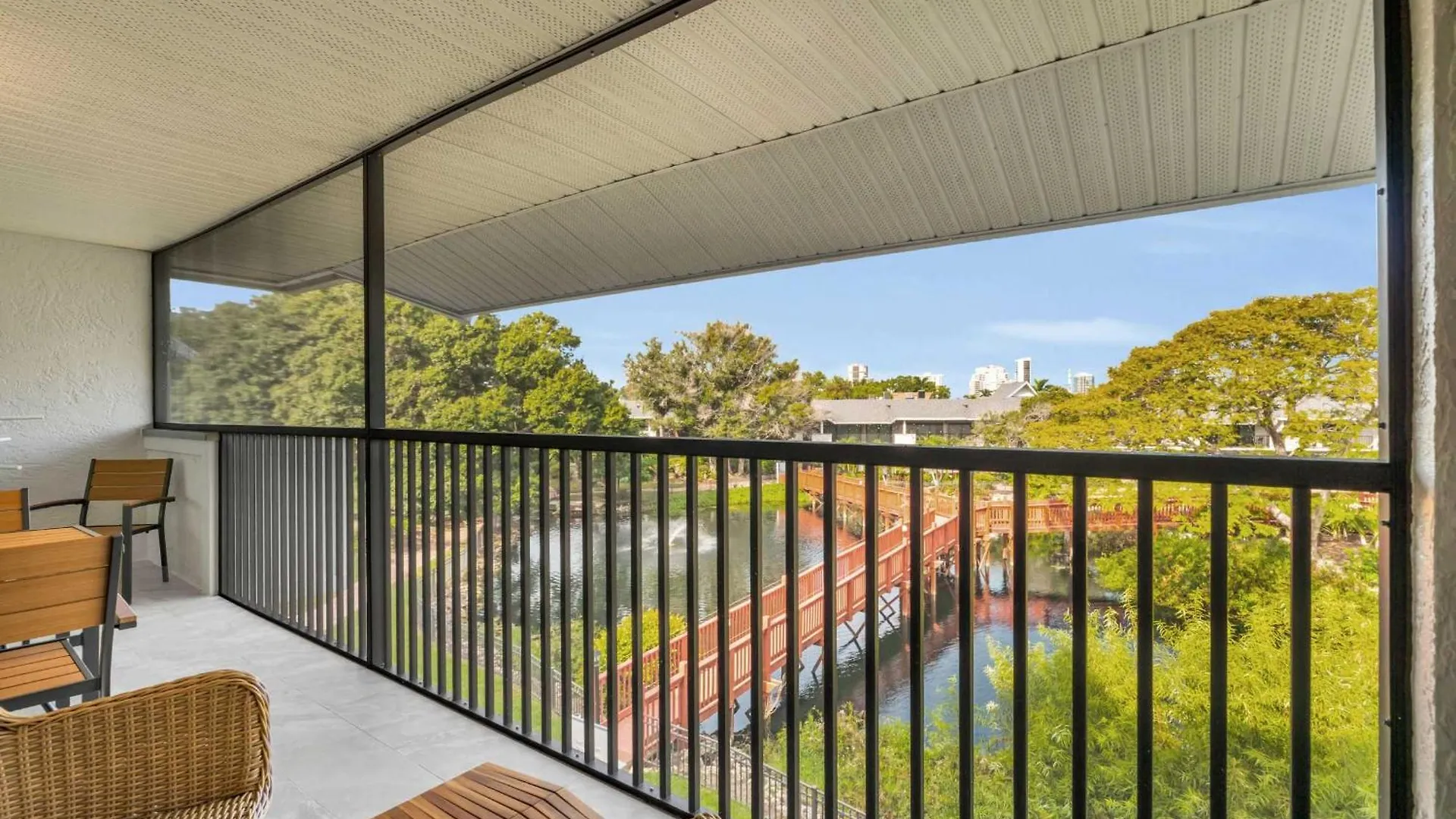 Deluxe - Modern Furnishings And Great View Holiday home *