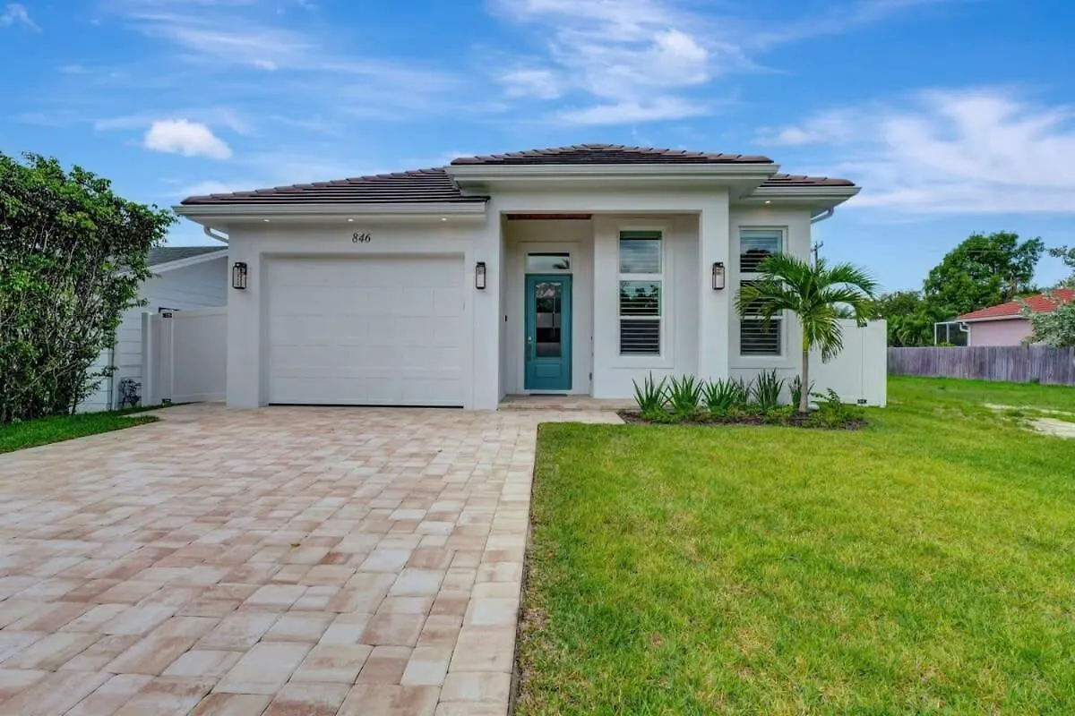 Timeless Sophistication - Discover Coastal Chic * North Naples