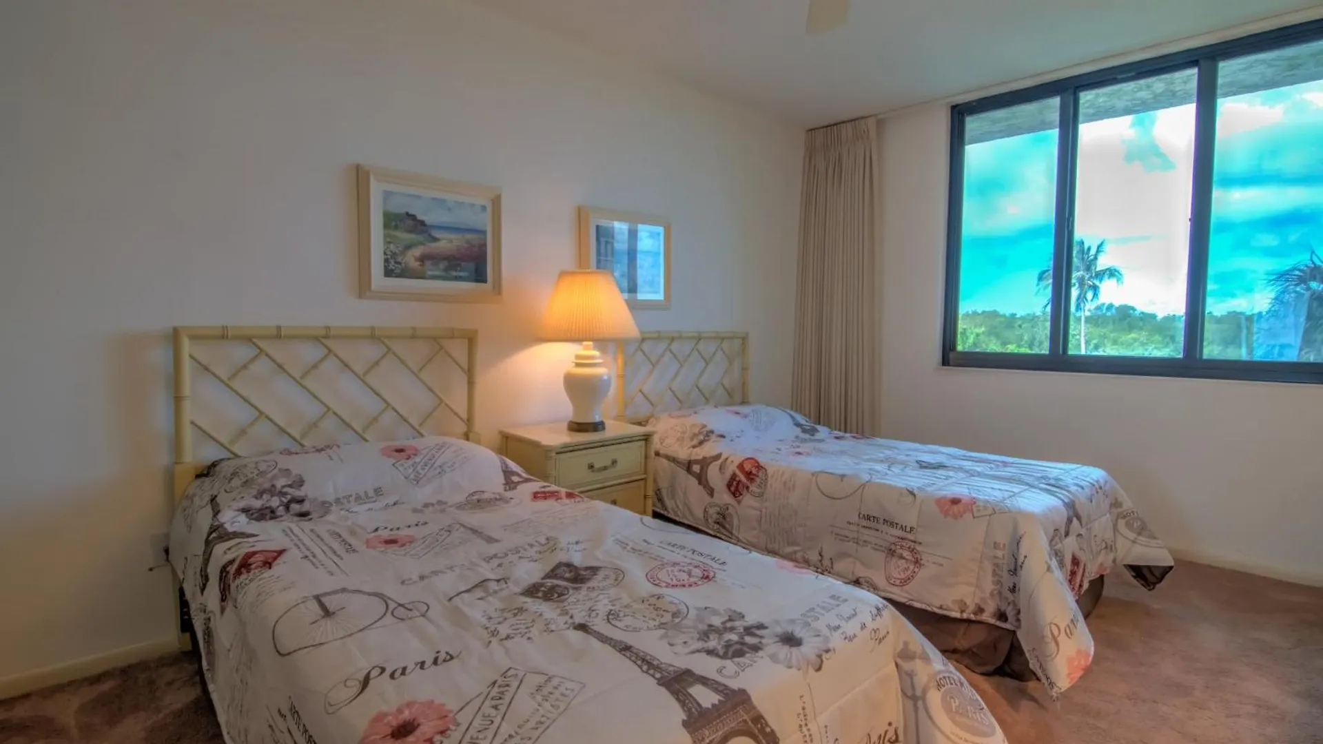 Walk To The And Enjoy Spectacular Views From 3 Bedroom * Naples