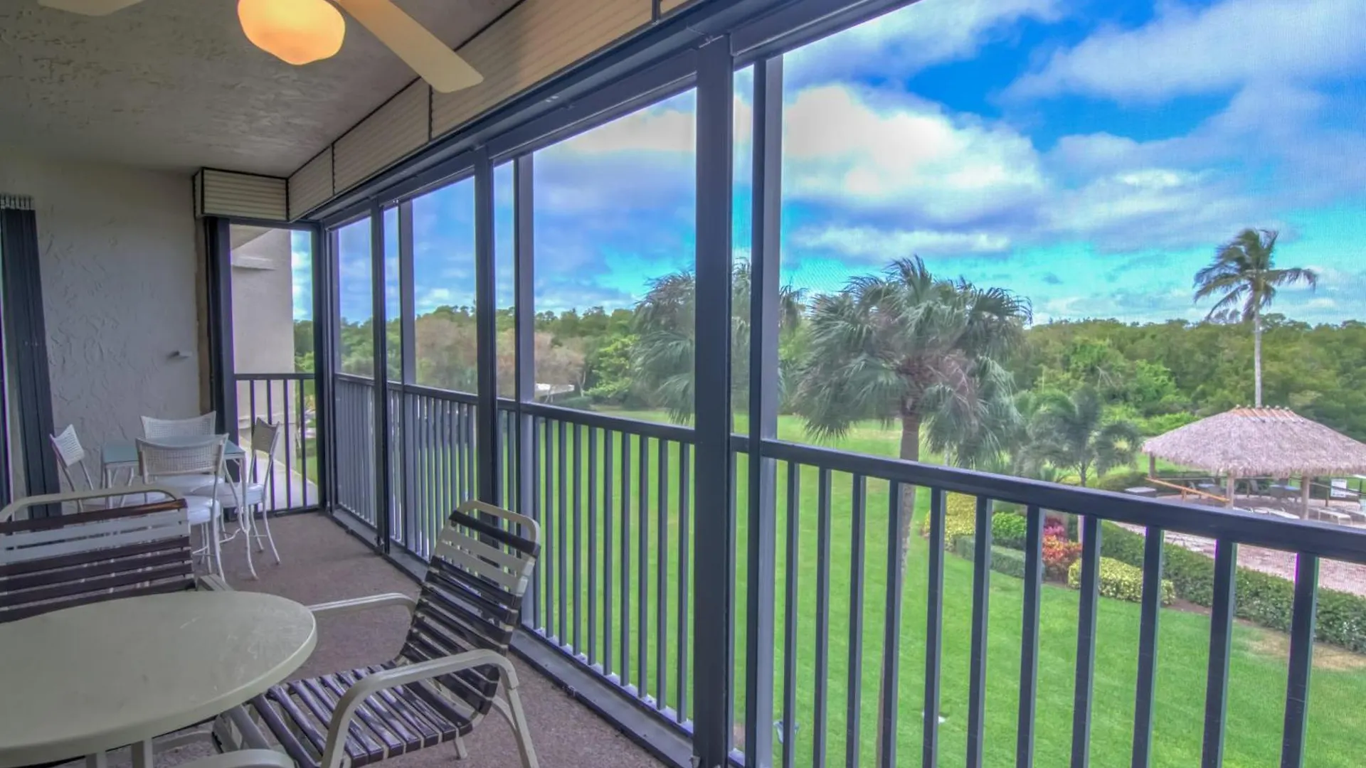 Walk To The And Enjoy Spectacular Views From 3 Bedroom Holiday home Naples