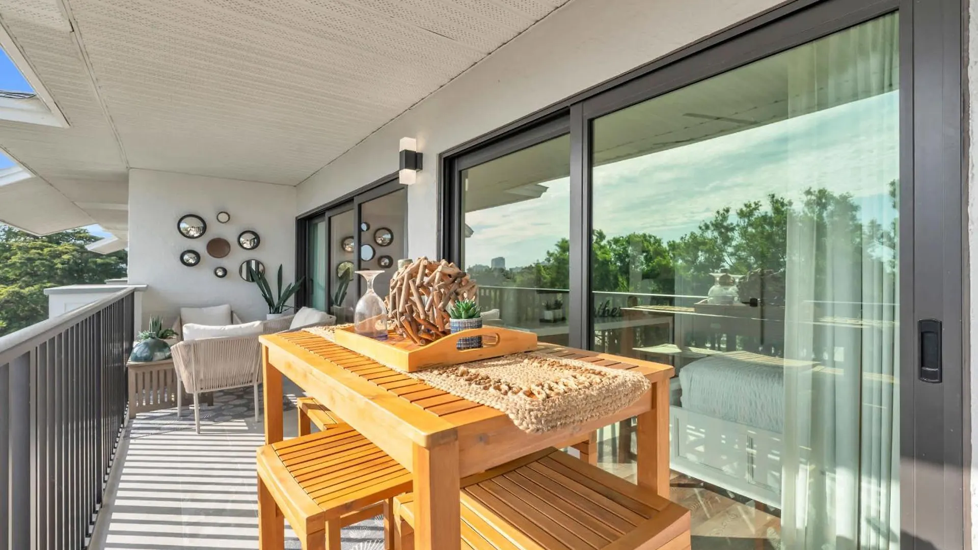 Remodeled 2br Luxury With Views * Naples