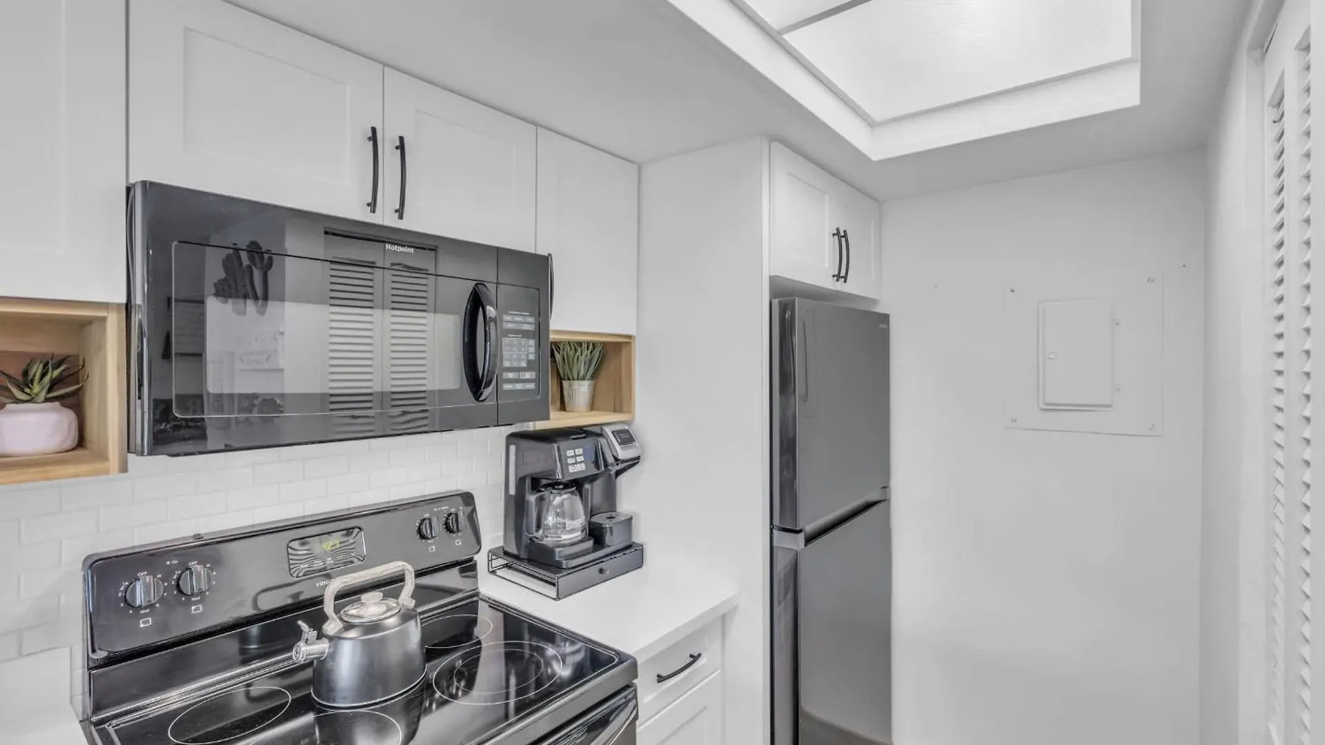Remodeled 2br Luxury With Views *