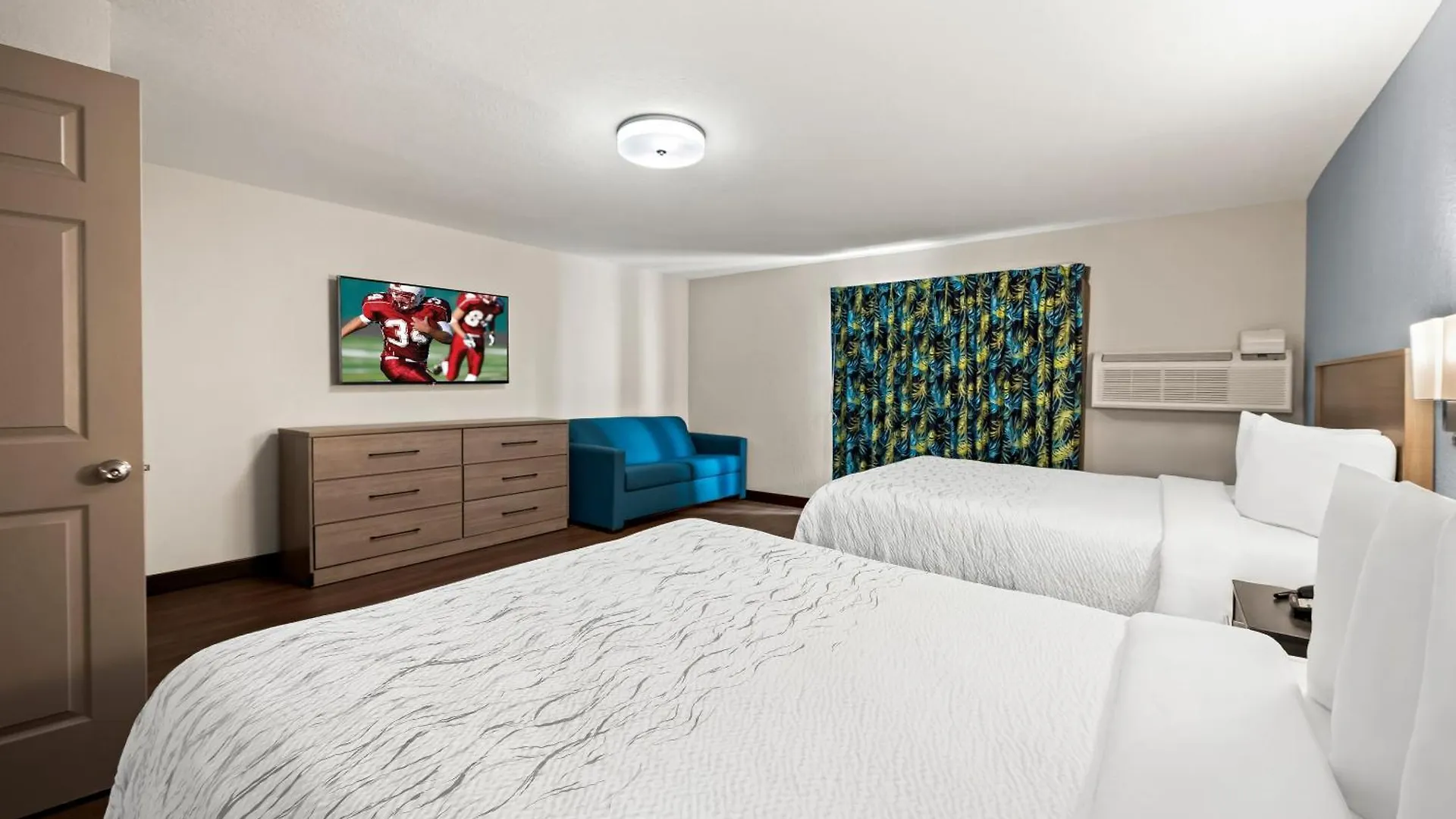 Otel Red Roof Plus+ & Downtown-5th Ave S 3*