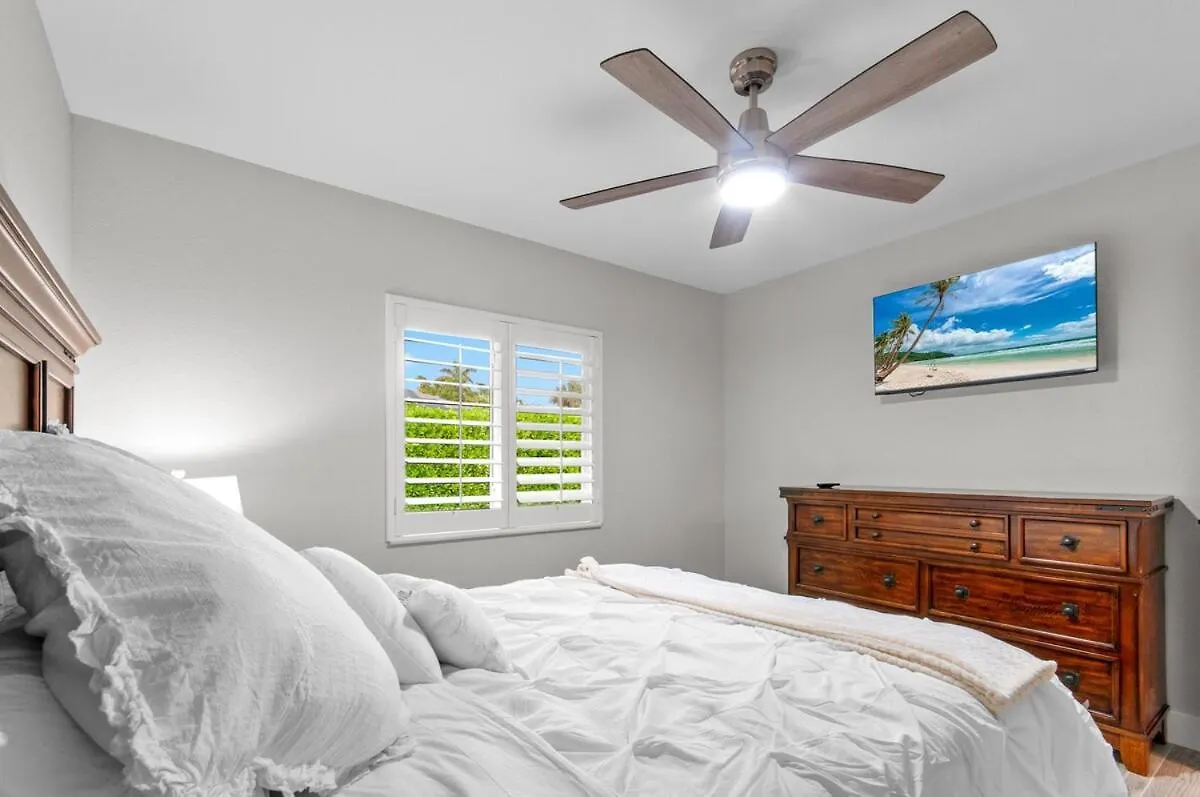 Modern Luxury Retreat In *