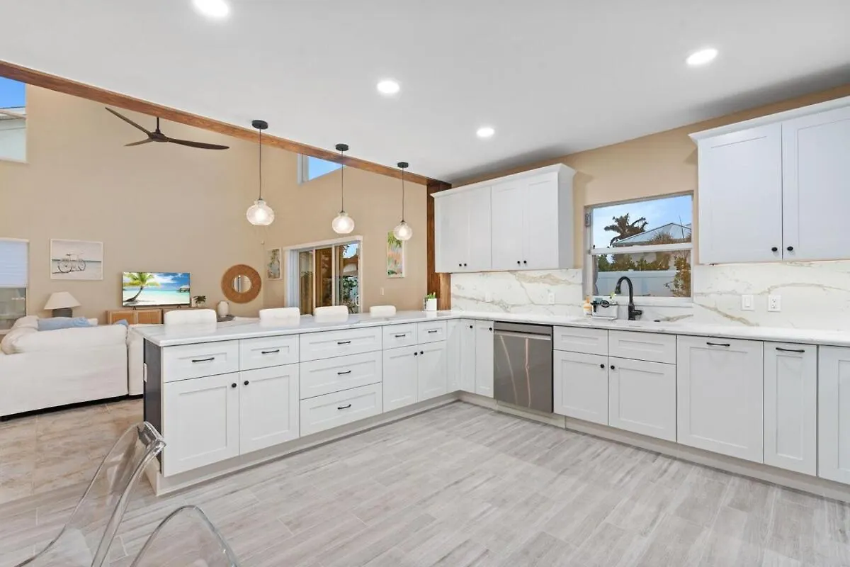 House With Heated Pool In Park * Naples