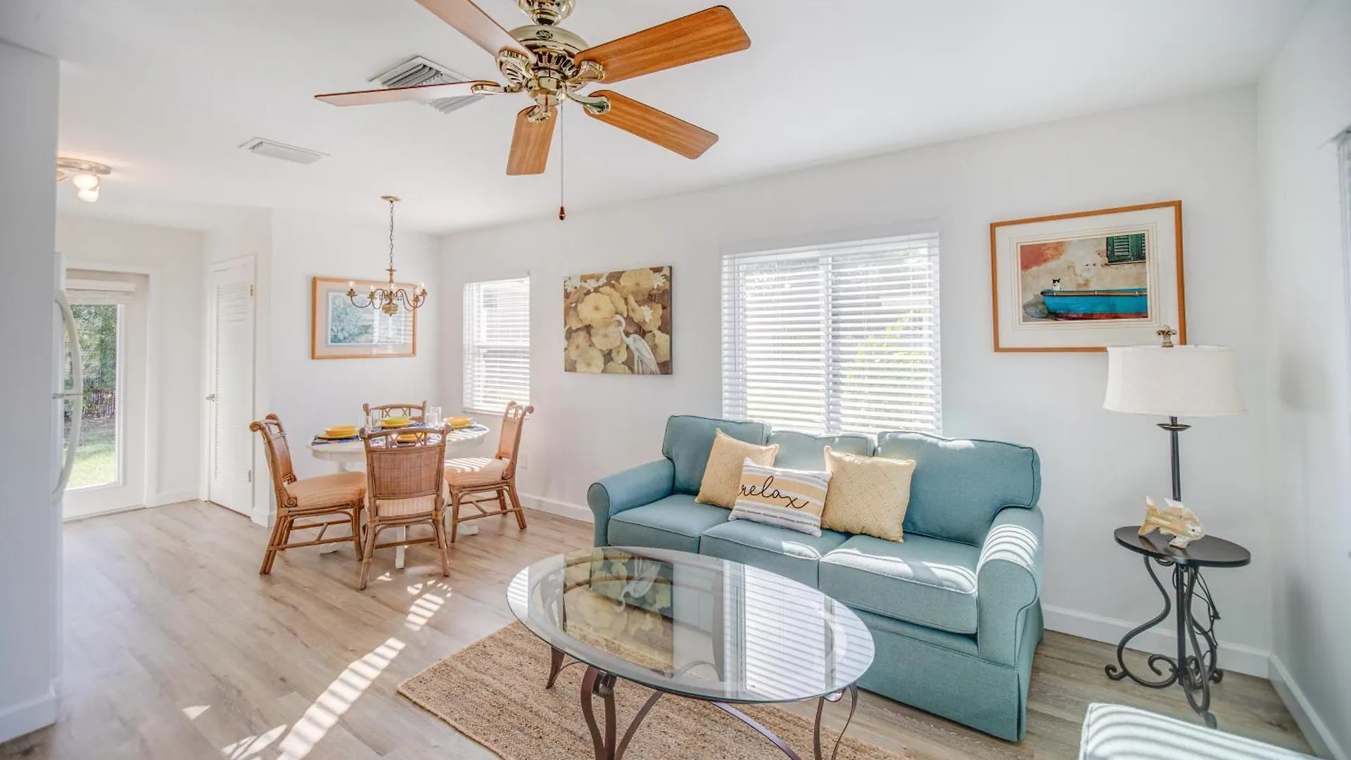 Cozy And Bright Abode With Community Amenities! Апартаменты