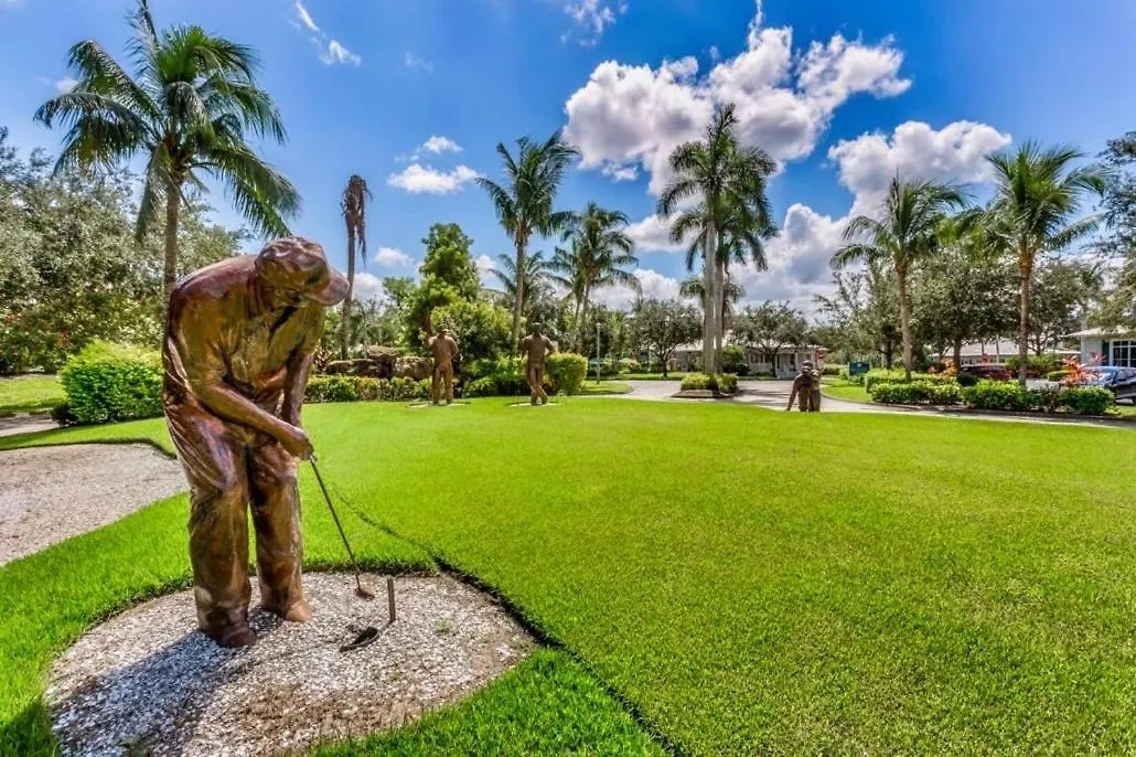 Villa Luxurious Golf W/ Pool And Amenities! *