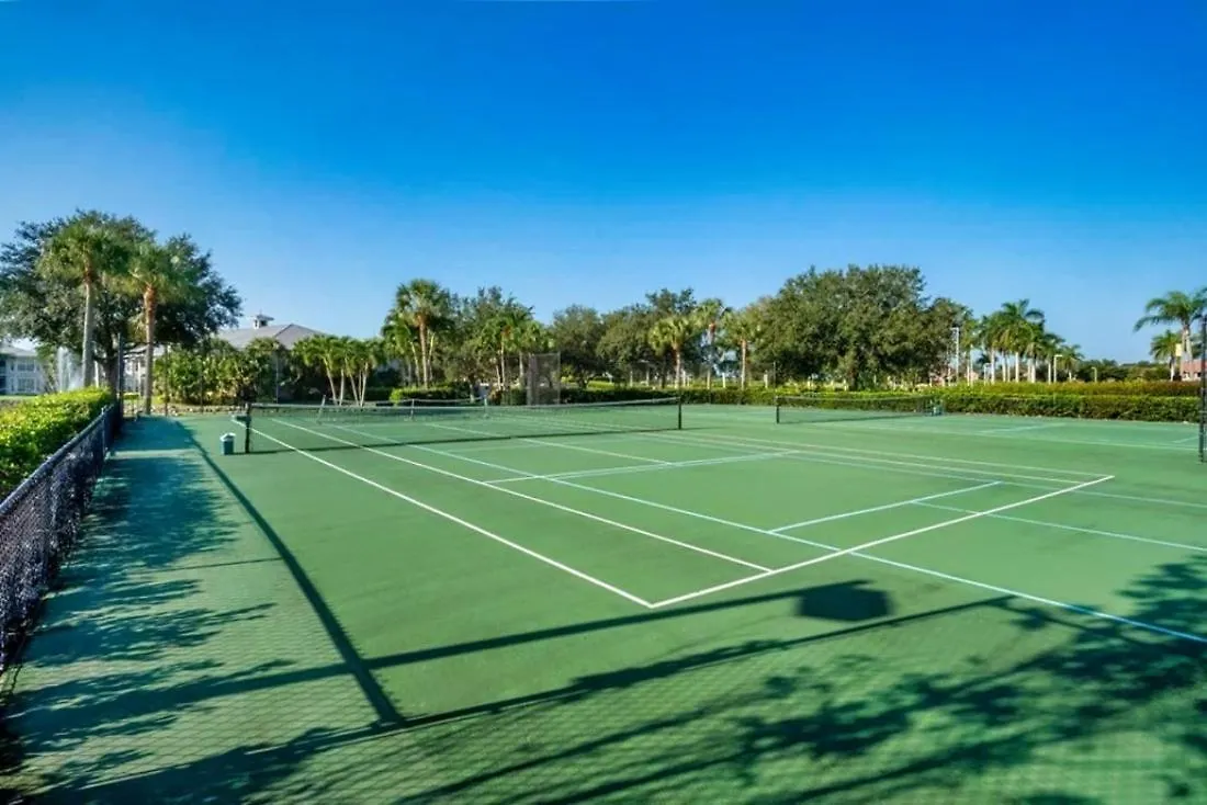 Luxurious Golf W/ Pool And Amenities! Villa North Naples