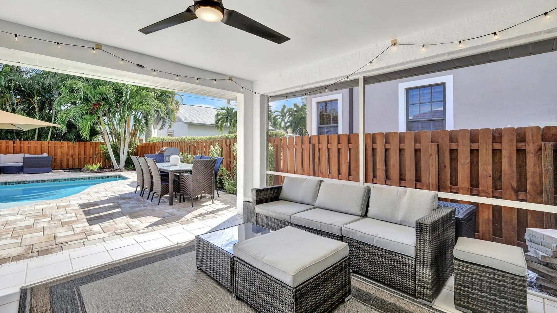 Gone Coastal - 1 Mile To Vanderbilt Beach! - Pool * Naples