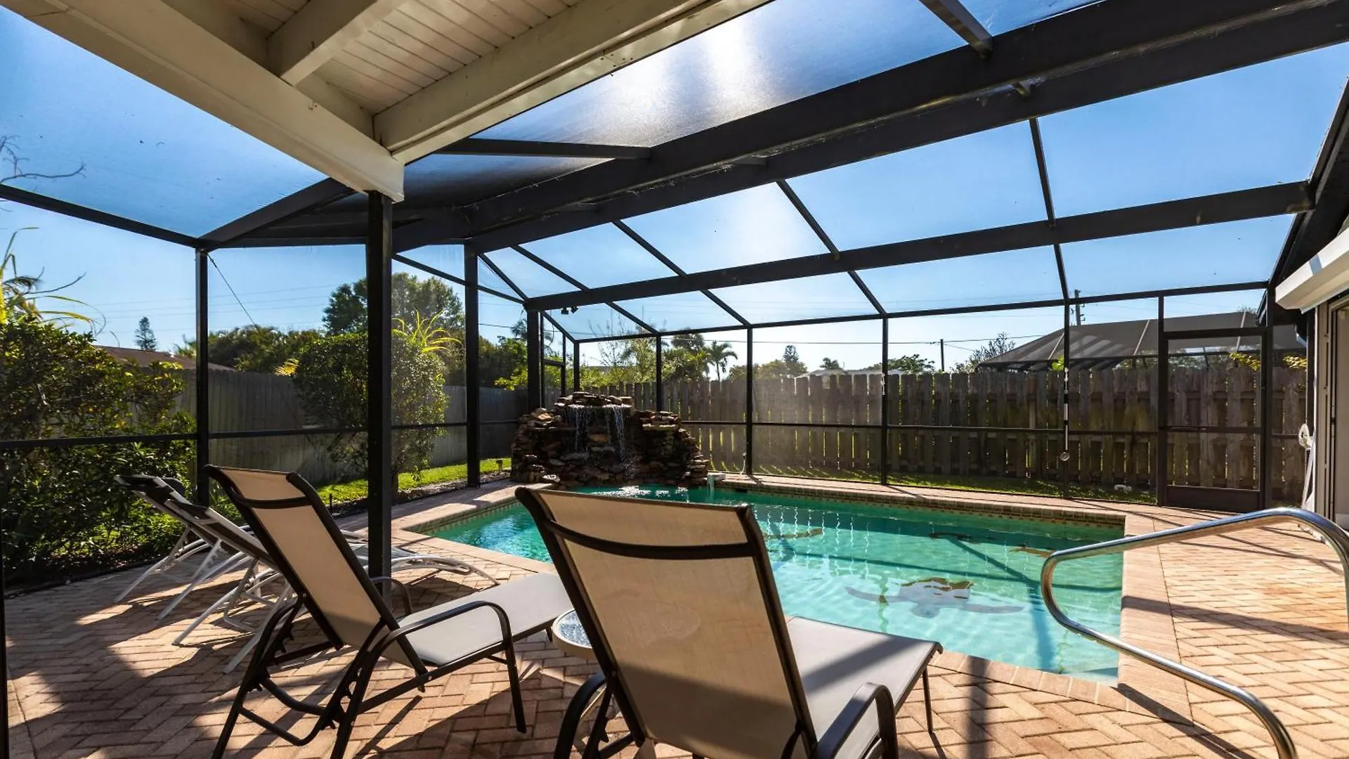Renovated With Seasonally Heated Pool Naples