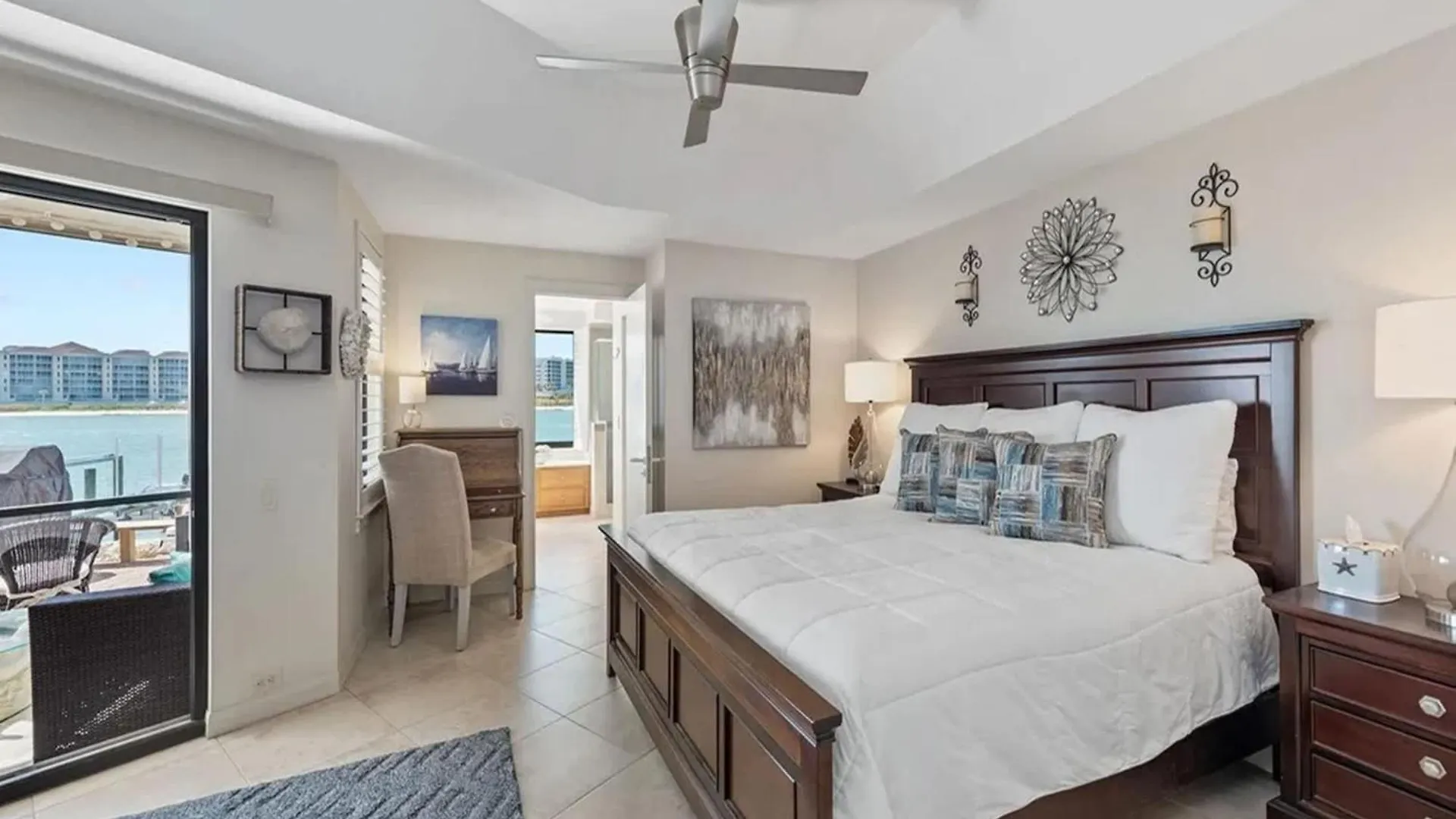 Apartment Waterfront With Scenic Views *