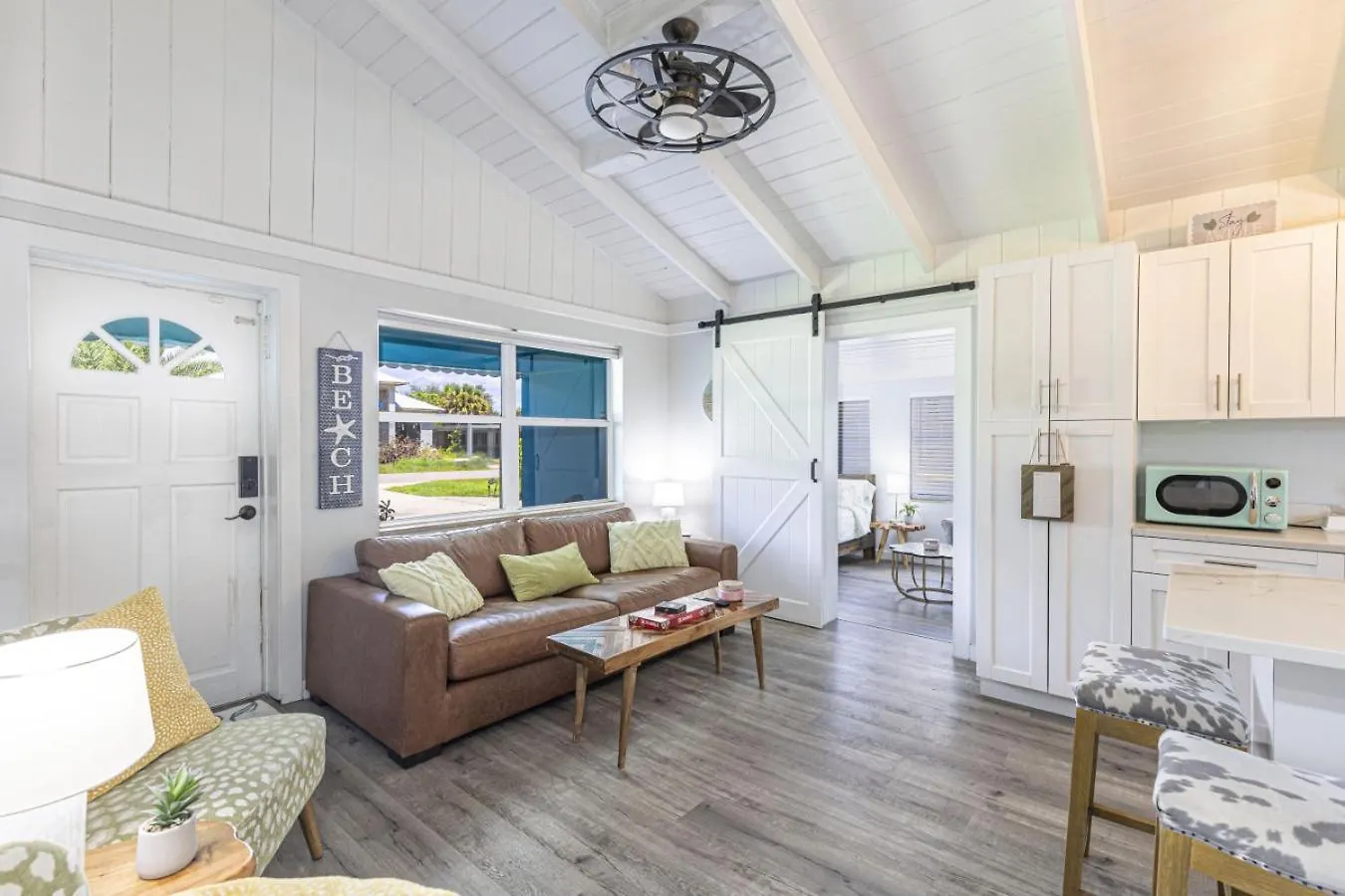Holiday home Coastal Getaway, 5 Mins To Vanderbilt Naples
