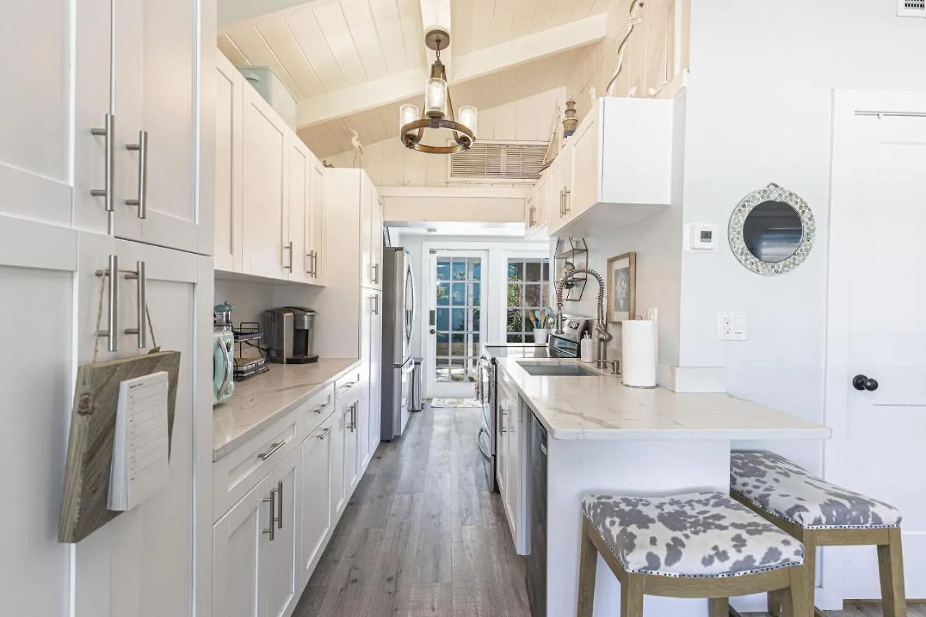 Coastal Getaway, 5 Mins To Vanderbilt Naples